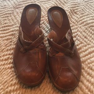 Clark Artisan Size 8.5M 3 Inch Heel Leather Shoes